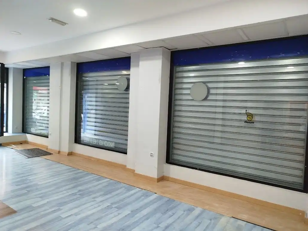 Local comercial en  Calle Alfambra 4 - Foto 5
