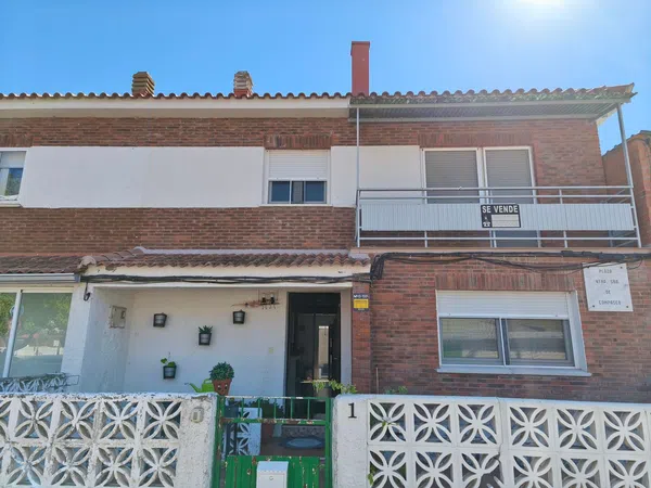 Chalet adosado en Plaza Virgen de Compasco, 1 - Foto 1