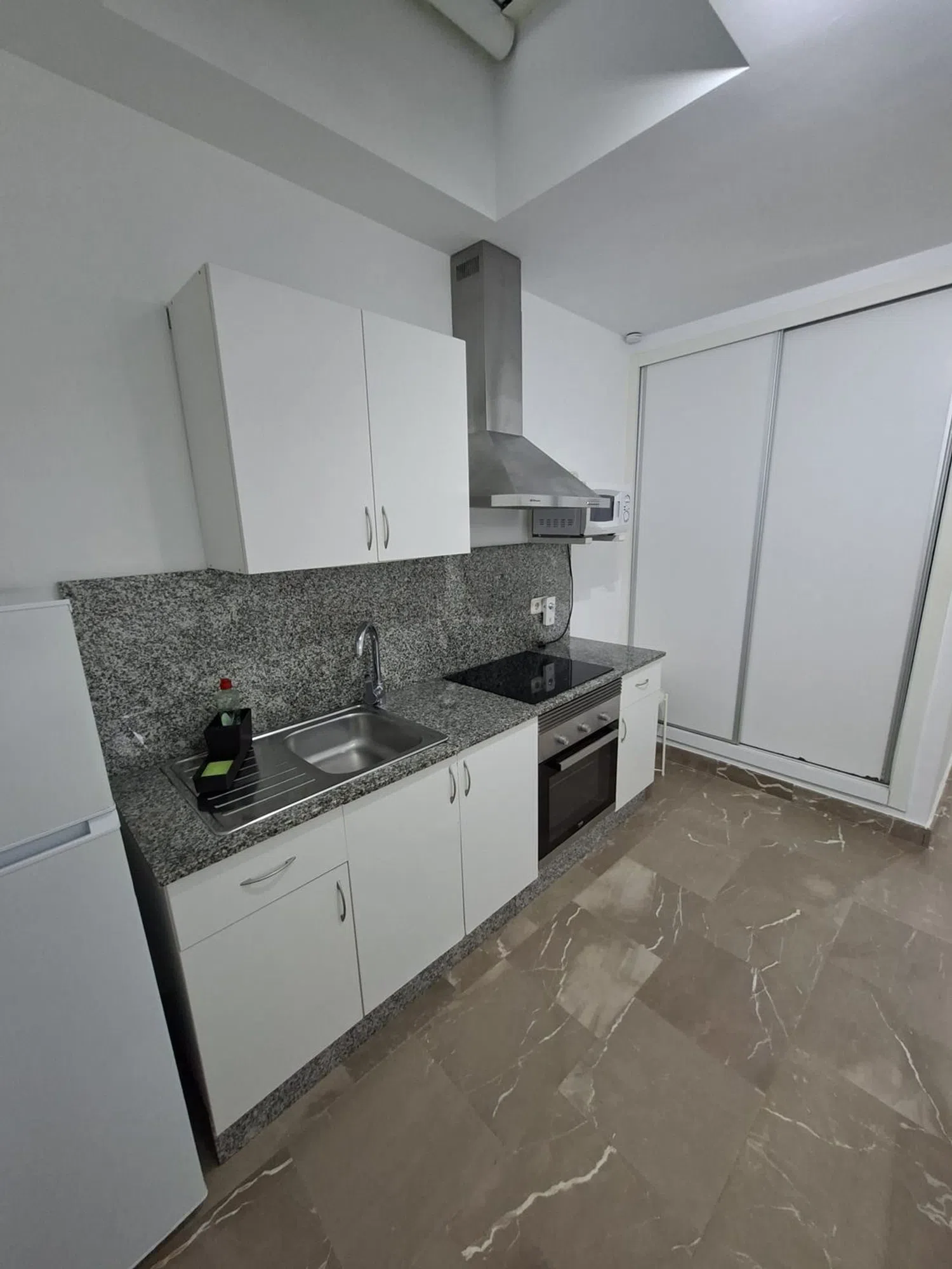 Estudio en calle Malasaña, 7 - Foto 4