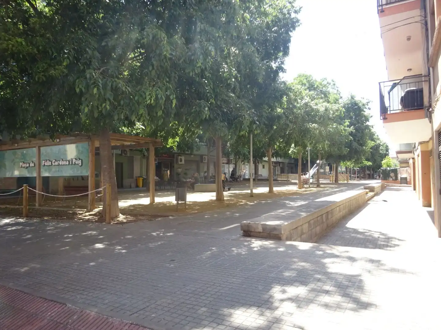 Local comercial en  Carrer de Josep Maria Folch i Torres 21 - Foto 2