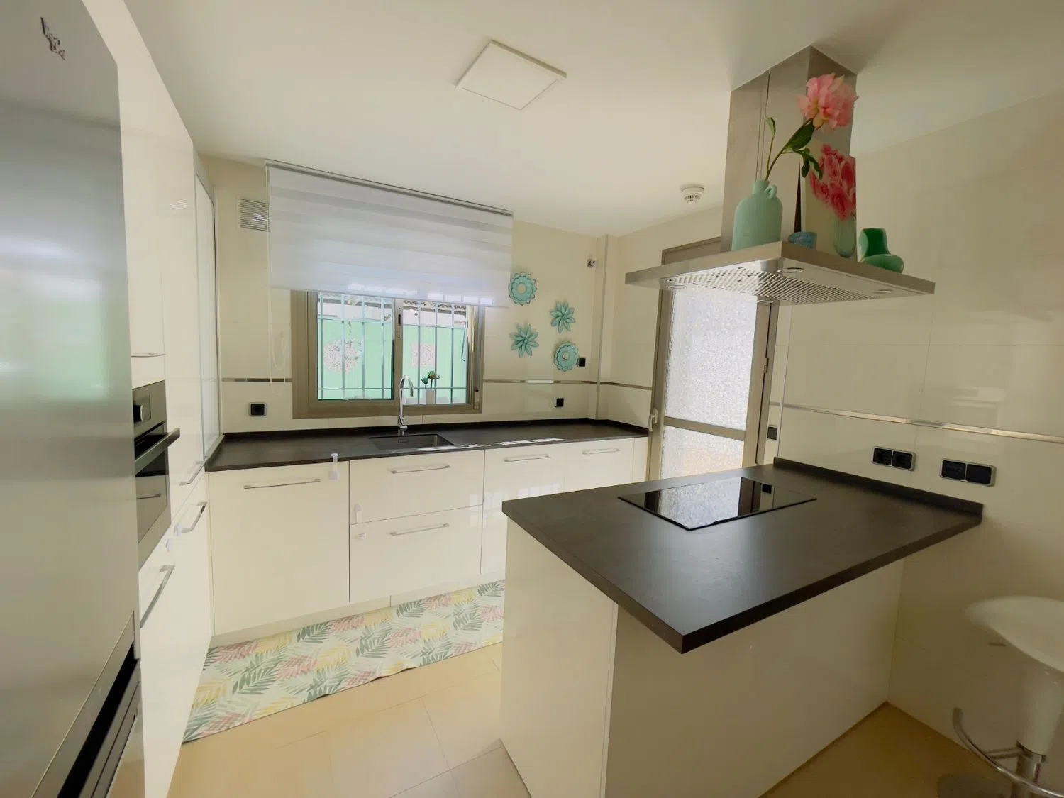 Chalet adosado en Urb. residencial la plata Barrio Palmete-Padre Pío-Hacienda San Antonio - Foto 2