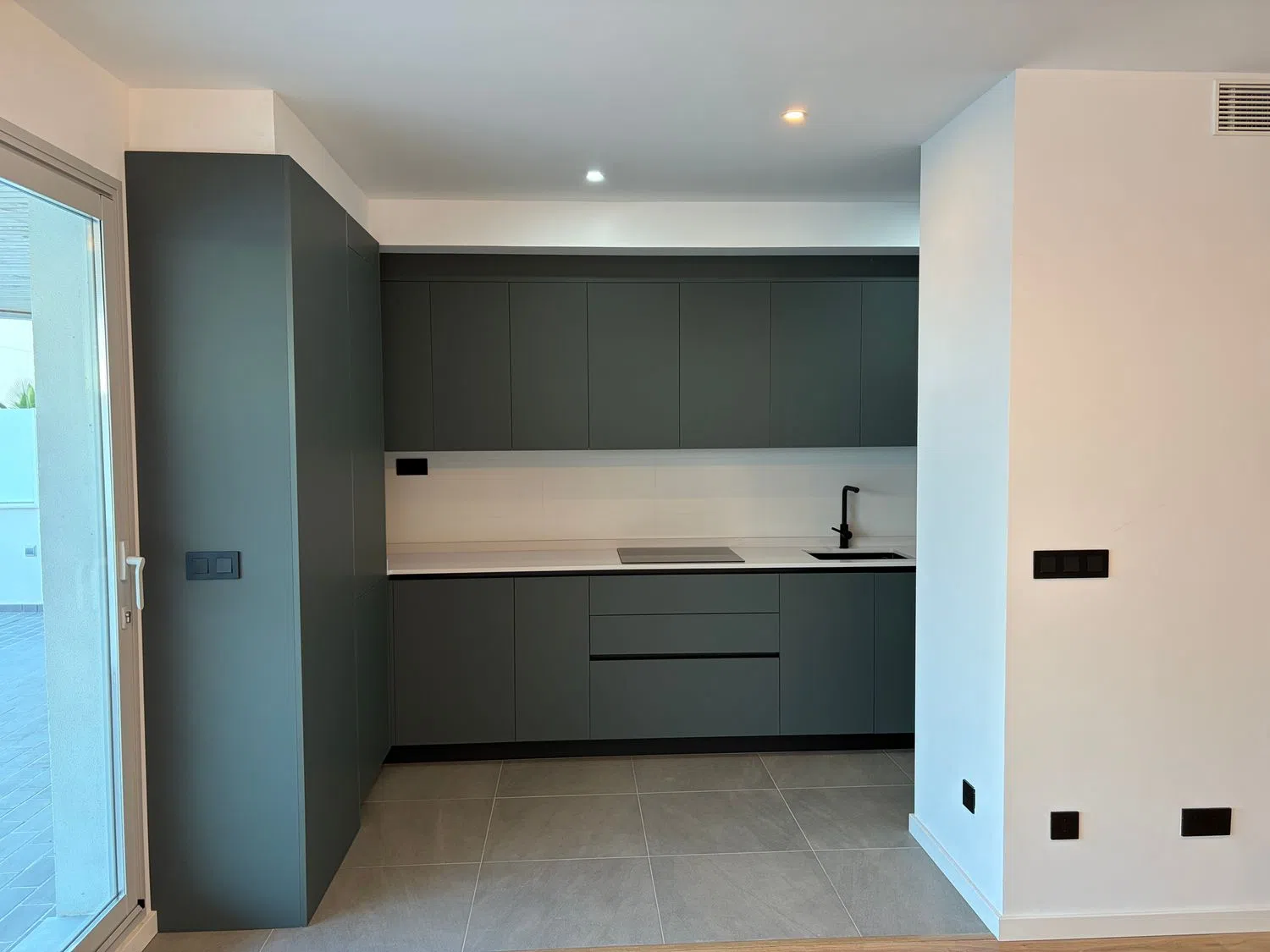 Piso en calle Profesor Jesus Marin, 6 - Foto 4