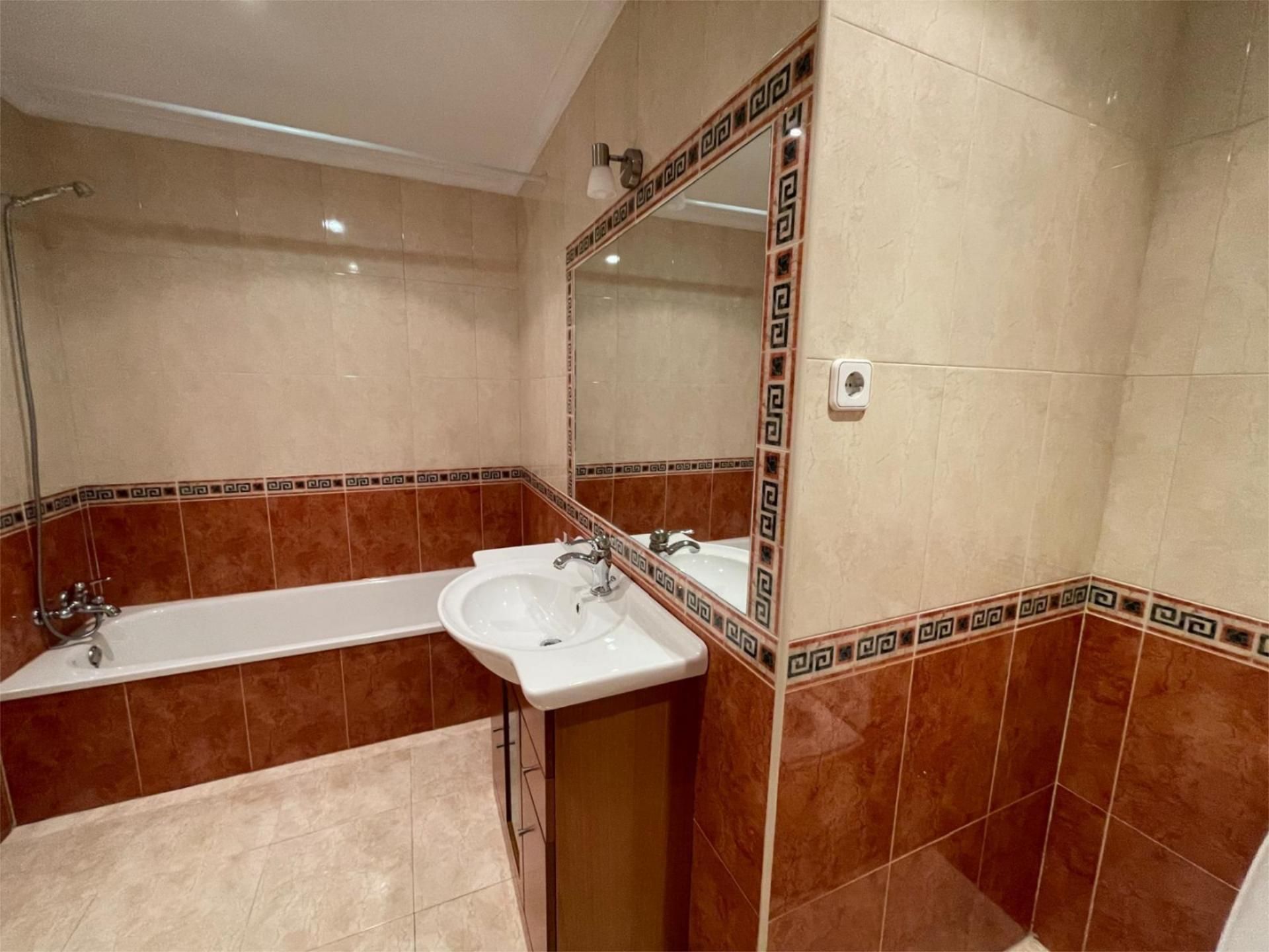 Piso en  Avenida de la Reina Victoria 68 - Foto 8