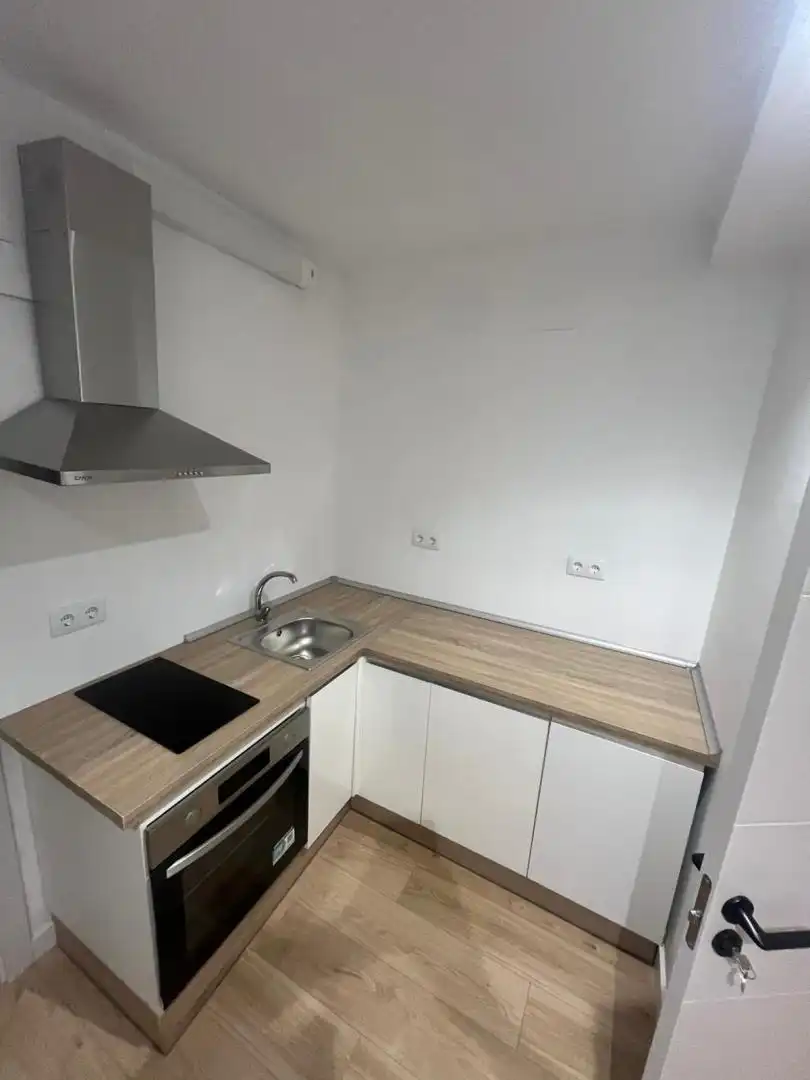 Estudio en  Calle Cronista Joaquín Colli 3 - Foto 5