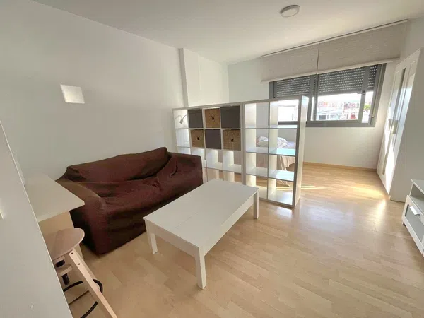 Estudio en calle Pacífico, 18