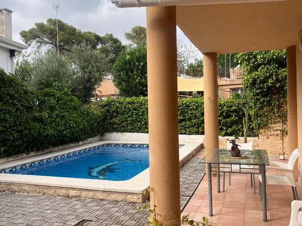 Casa independiente en calle 111, 26