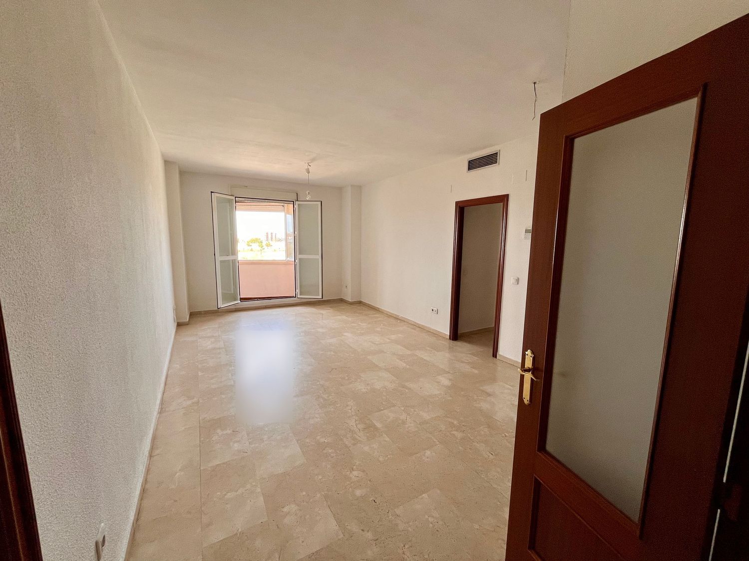 Piso en Urb. residencial los olivares Barrio Parque Alcosa - Foto 3