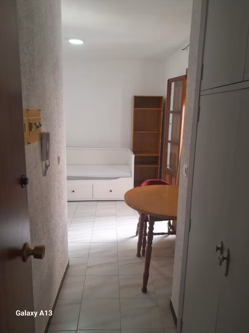 Estudio en  Calle Moral de la Magdalena 24 - Foto 3