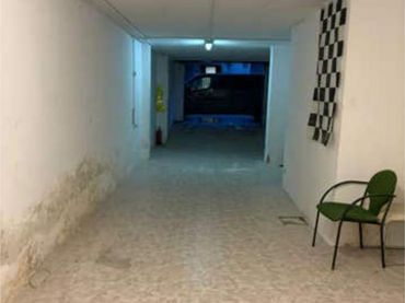 Local comercial en Santa Coloma - Foto 2