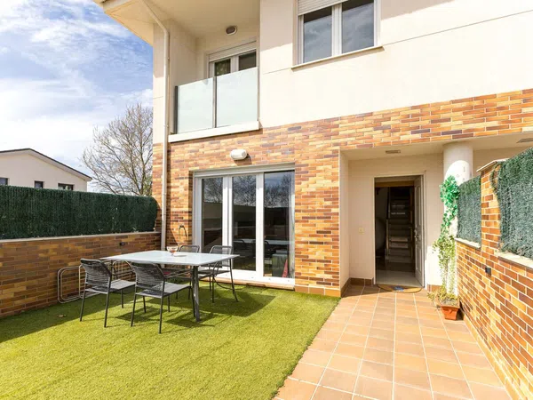 Chalet pareado en Calle Chipre, 1, Hervencias, Hervencias - Foto 1