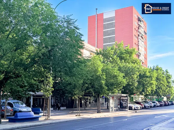 Piso en Valderas - Los Castillos - Foto 1