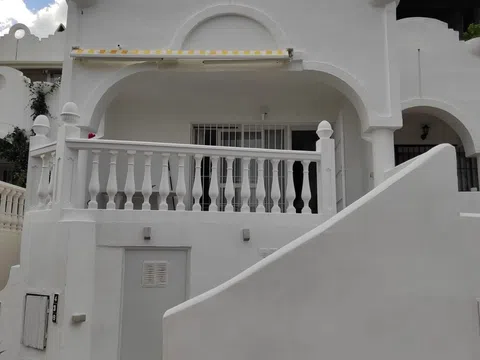 Chalet adosado en avenida Aljaima, 23 - Foto 1