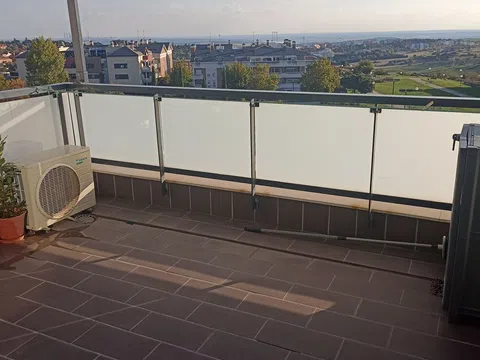 Piso en calle de Clara Campoamor, 7