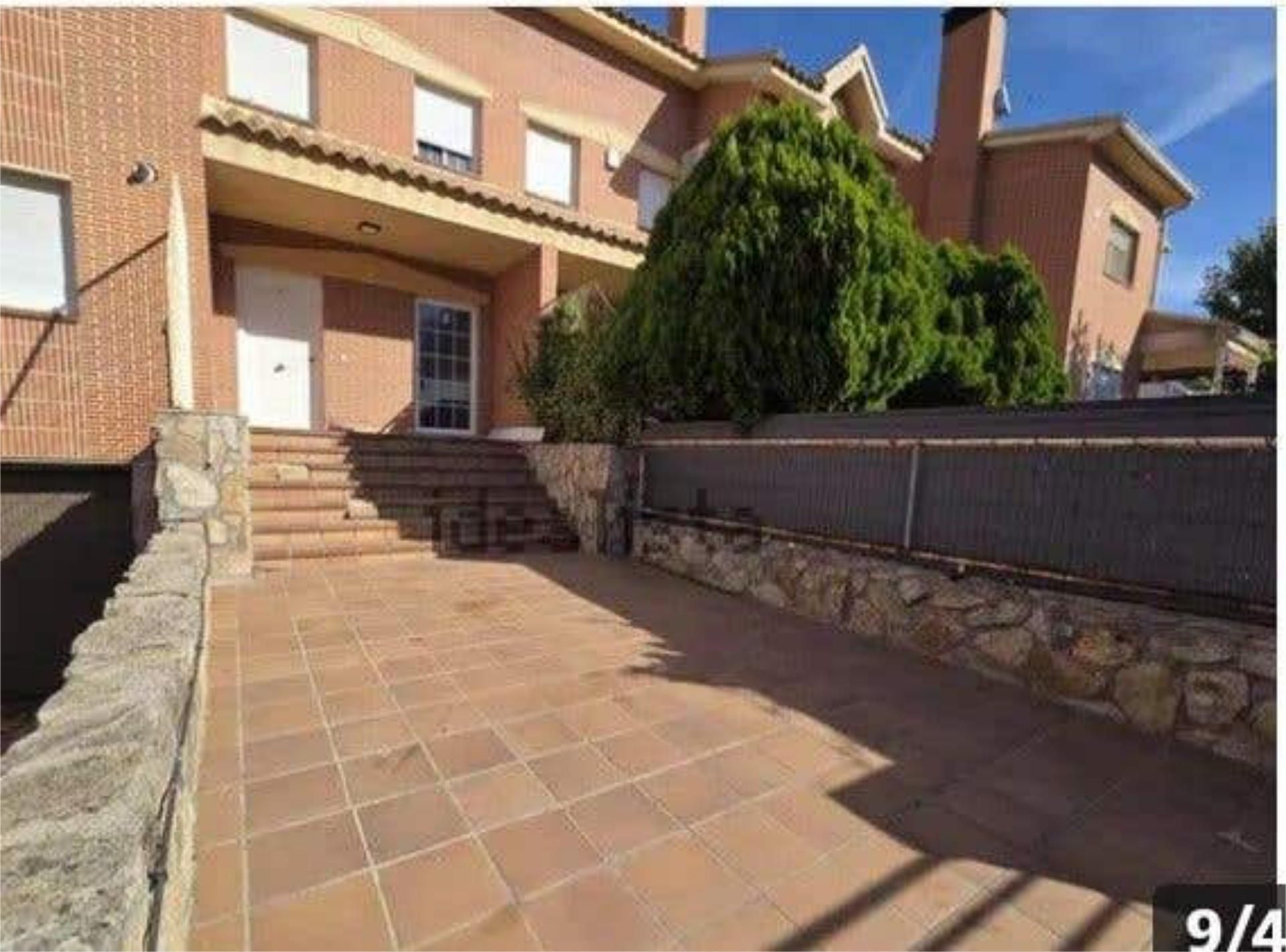 Casa adosada en Villanueva de la Cañada - Foto 3