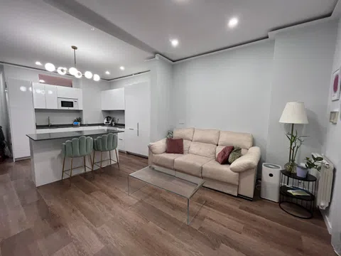 Piso en calle de Juan Álvarez Mendizábal, 73