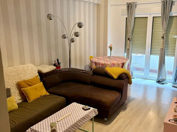 Piso en calle de Coslada, 3