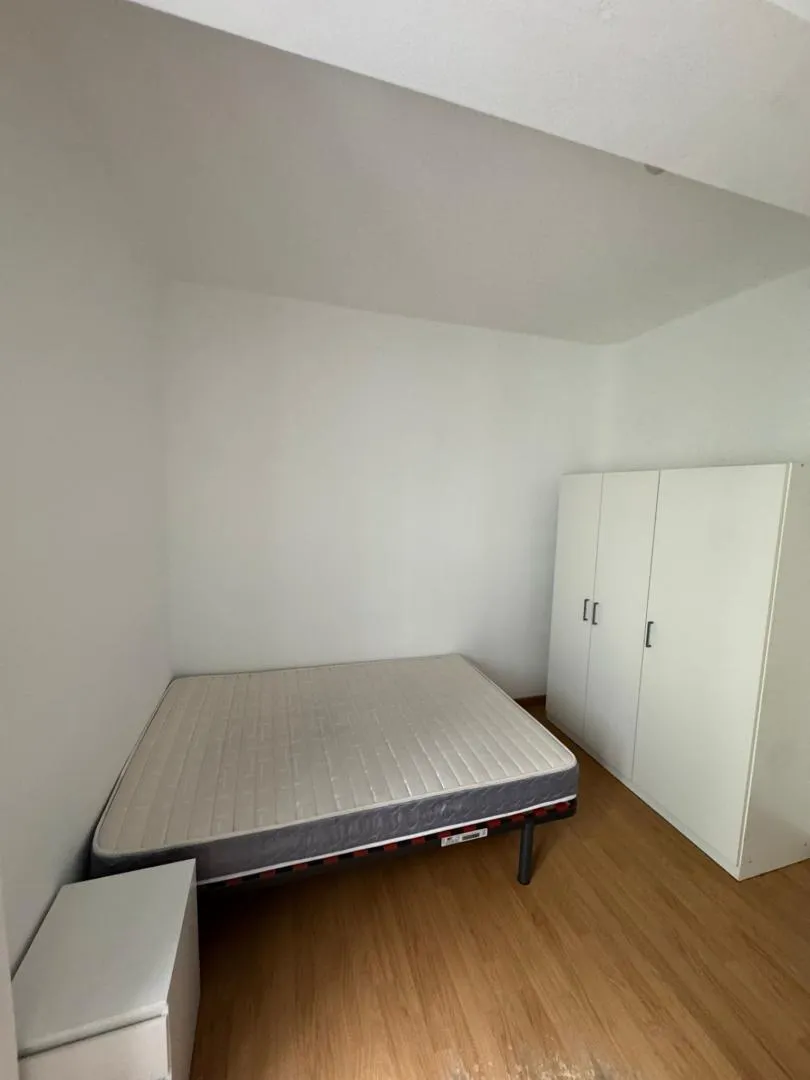 Piso en  Calle de Laguna de Rins 4 - Foto 8