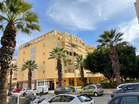 Piso en calle Eugenio Oneguin, 13