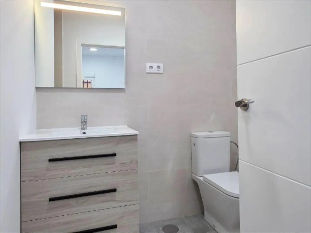 Piso en  Calle Melchor Gallegos 1 - Foto 9