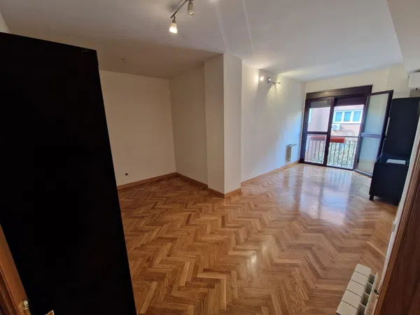 Piso en calle de Ercilla, 33