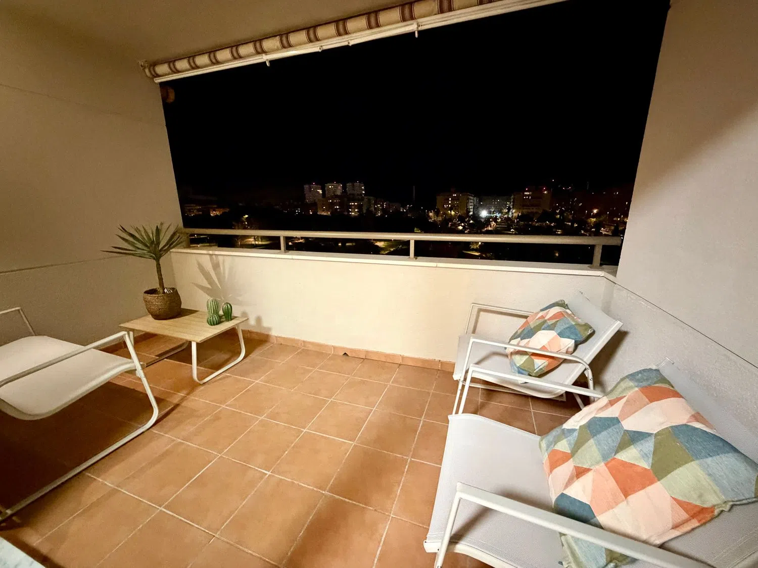 Piso en calle Villanueva de Tapia, 22 - Foto 2