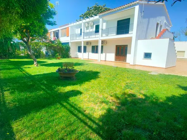 Casa independiente en Urb. santa clara Barrio Santa Clara