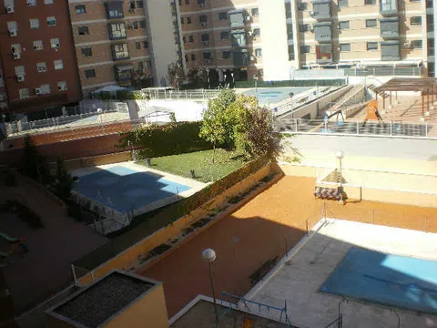 Piso en calle Kriptón, 10