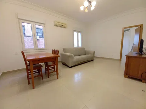 Piso en paseo de la Reina Cristina, 1