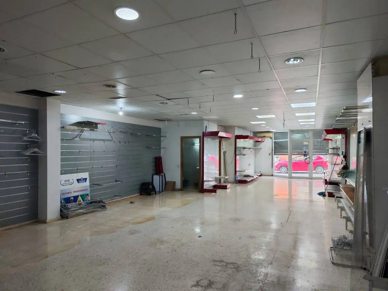 Local comercial en Terrassa - Foto 3