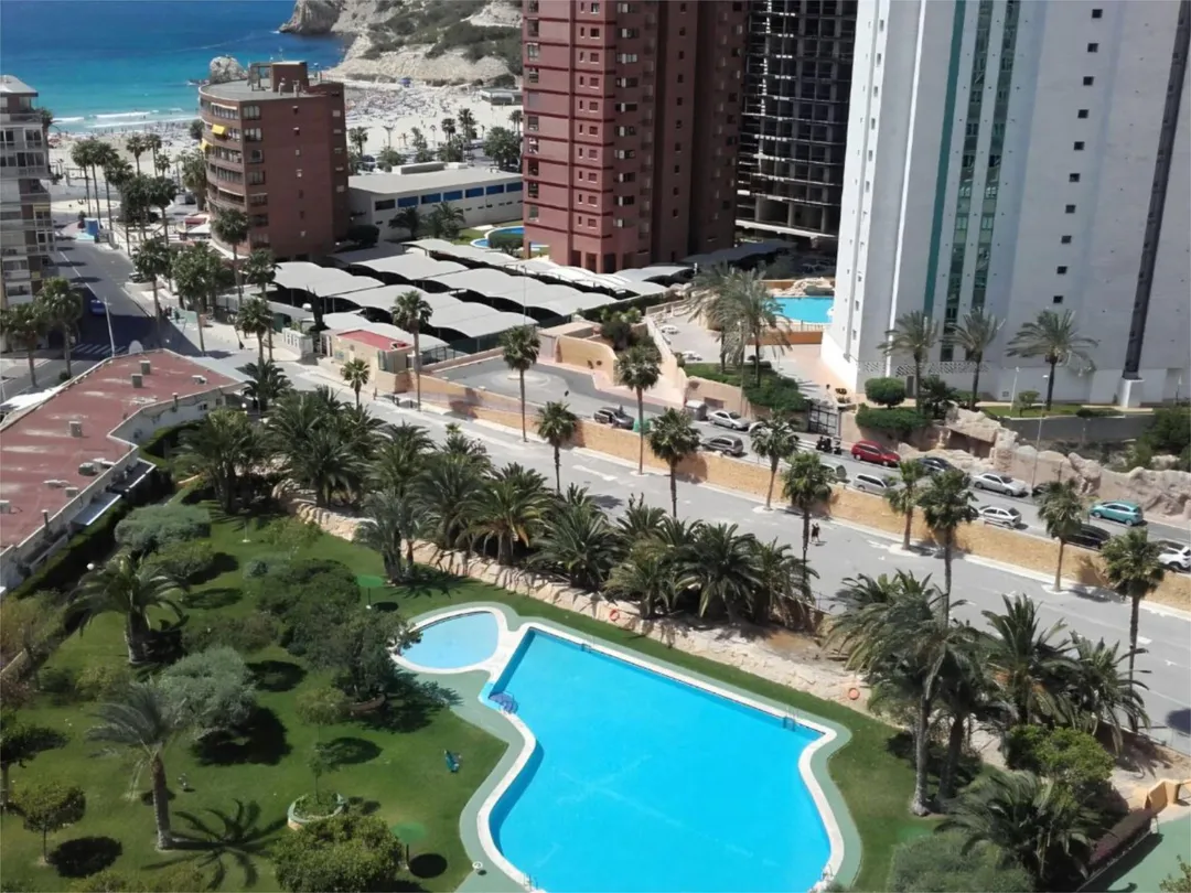 Piso en  Avinguda de la Marina Baixa 28 - Foto 2