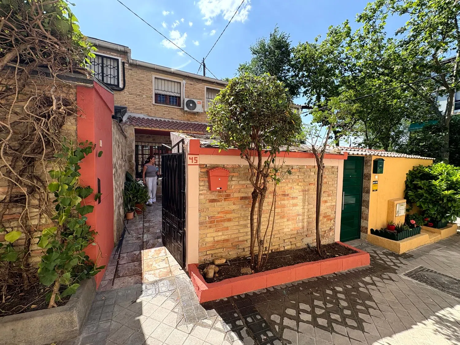 Chalet adosado en calle de Sabadell, 45 - Foto 2