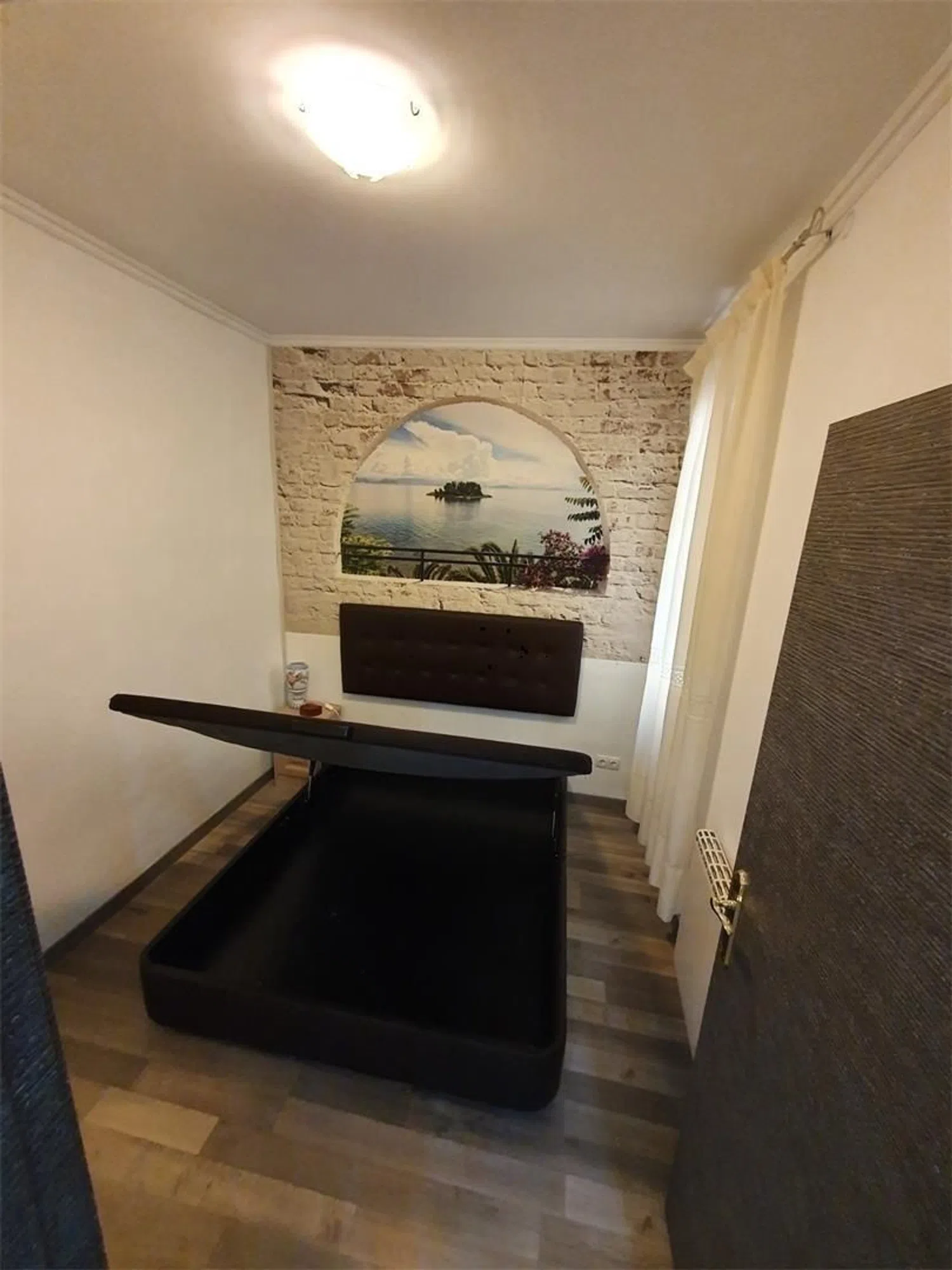 Piso en calle de María de Guzmán, 31 - Foto 2