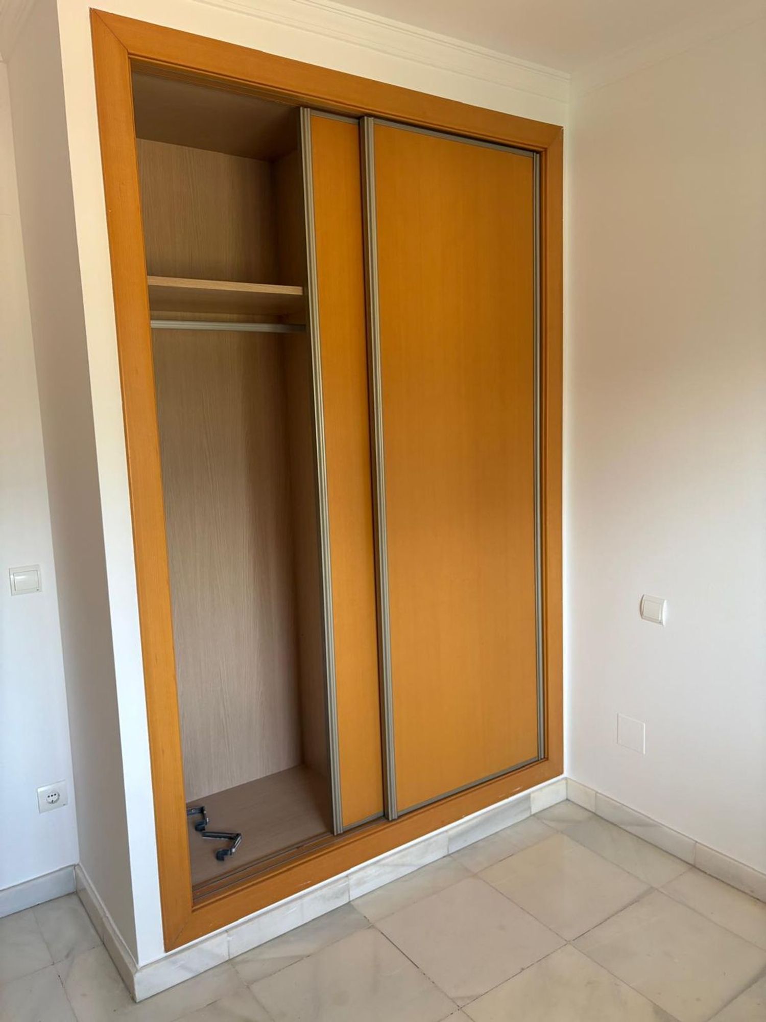 Chalet adosado en Avenida de los Abedules, 19 - Foto 4