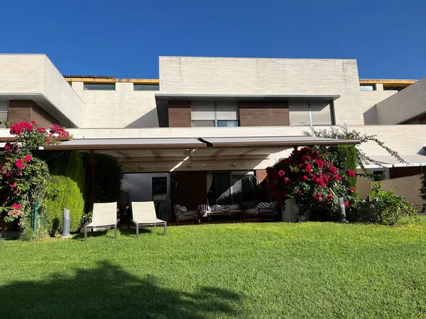 Chalet adosado en Calle Amerigo Vespucci, 30, Vistahermosa - Foto 1