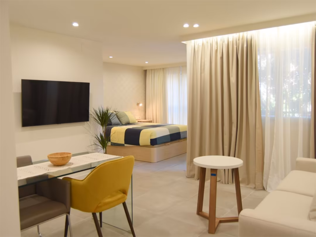 Estudio en  Avenida Plutarco 28