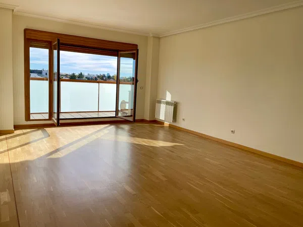 Piso en calle de los Monasterios de Suso y Yuso, 67