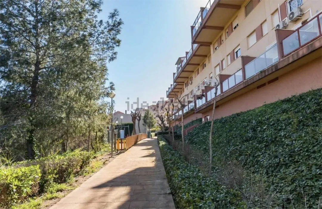 Piso en  Calle Castillo de Aledo 80 - Foto 16