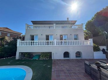 Chalet en  Carrer de Josep Gallart i Parera 14 - Foto 1