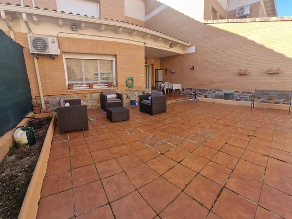 Chalet adosado en Calle Olivos, 20 - Foto 1