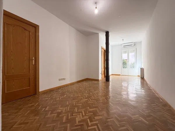 Piso en calle del Doctor Esquerdo, 25