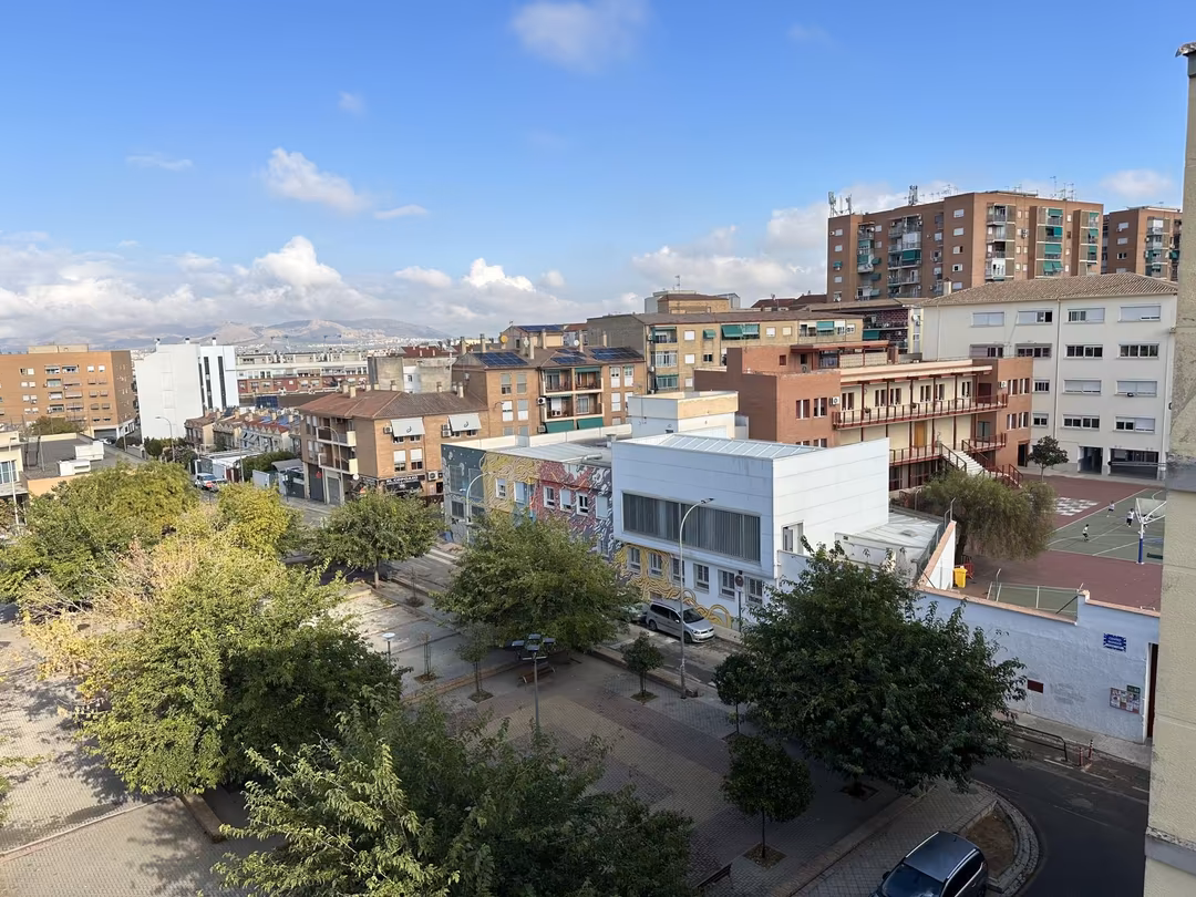 Piso en  Calle López Sancho 6