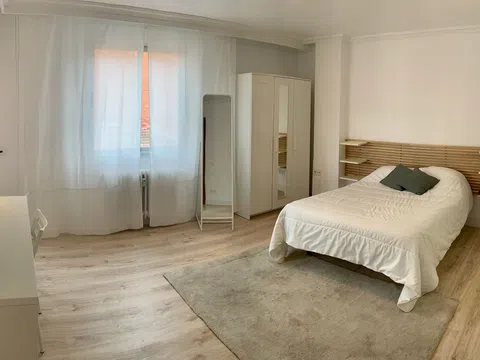 Piso en avenida Campoamor, 6