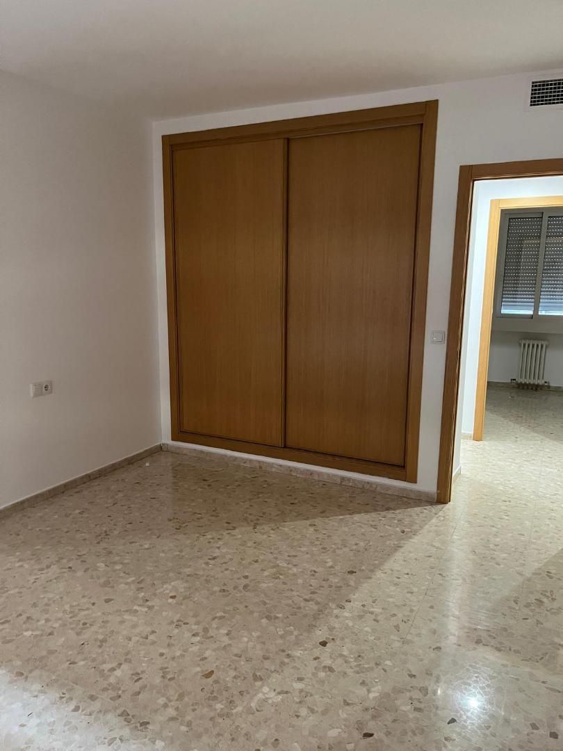 Piso en  Calle del Doce de Octubre 14 - Foto 6