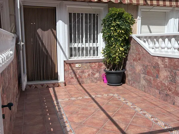 Chalet adosado en Calle Elda, 99 - Foto 2