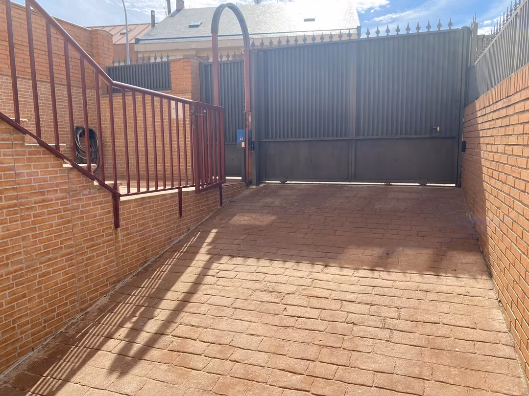 Chalet en  Calle de la Aviación Española 1804 - Foto 25