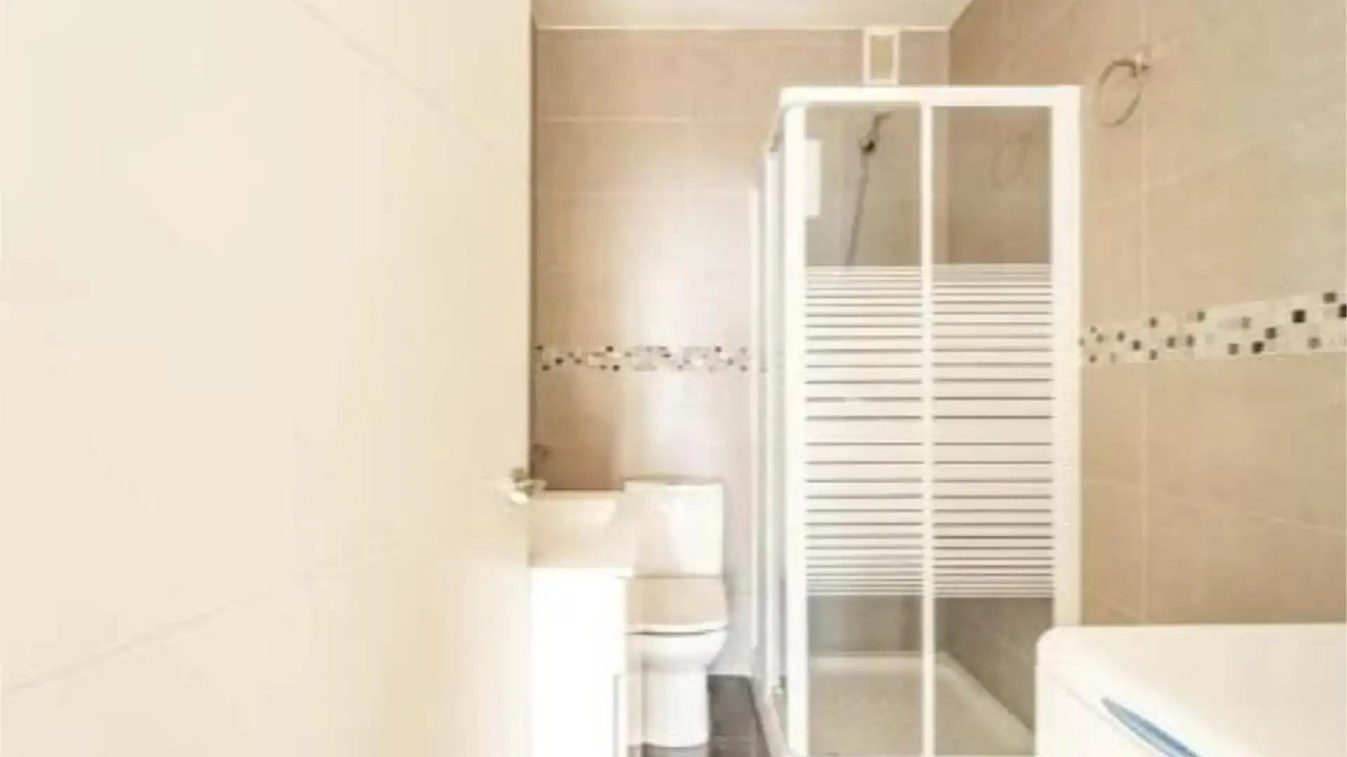 Piso en  Calle Pintor Guerrero del Castillo 2 - Foto 4