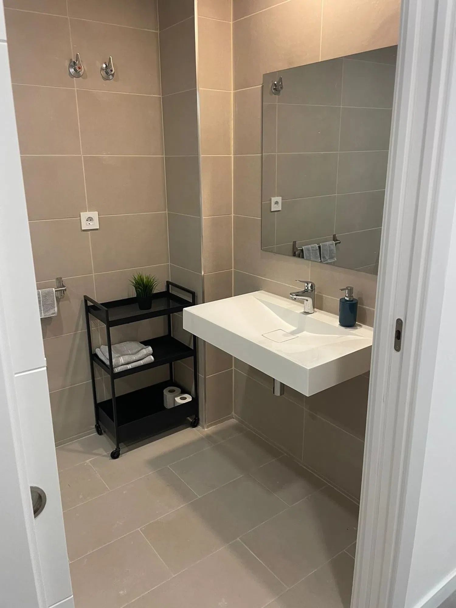 Estudio en calle d' Antonio Ponz, 140 - Foto 1