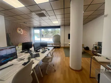Local comercial en  Plaça de la LLançadora 5 - Foto 4