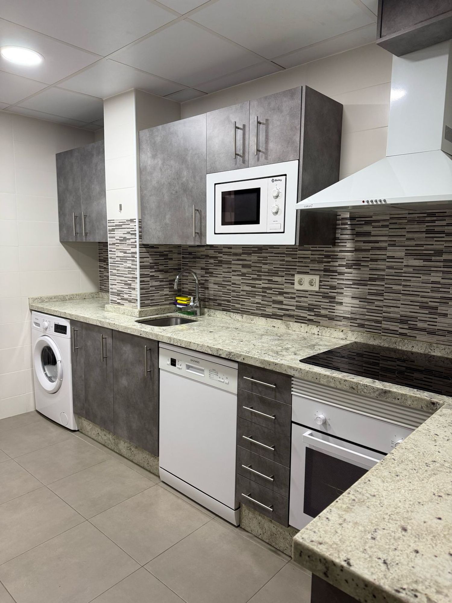 Piso en calle Cronista Diego Rodriguez de Almela, 8 - Foto 1