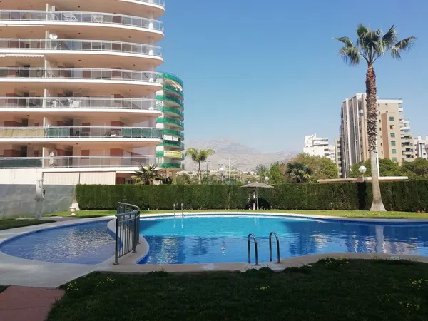 Piso en avenida Mestral, 3